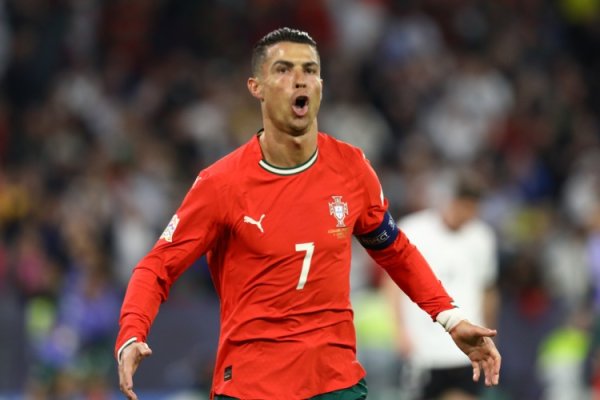 Gần như khắc nghiệt! Cơ thể gạo cho thấy chế độ ăn uống của C Ronaldo: Ăn sáu lần một ngày để loại b