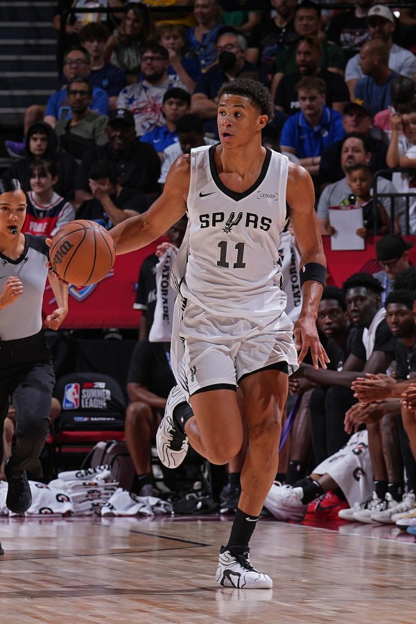 Tân binh Spurs Kabu: Thật tuyệt khi giao tiếp với Popovich, và anh ấy biết tên tôi